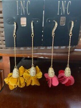 inc DROP EARRINGS PINK FABRIC FLOWERS AND GOLD FABRIC FLOWERS RHINESTONES PROM